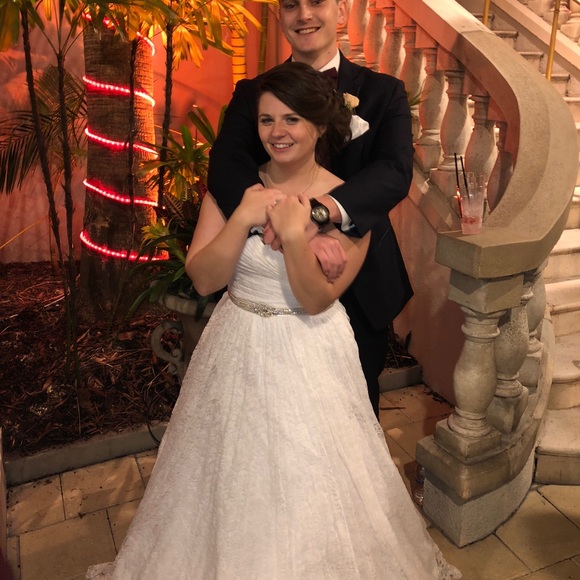 David’s Bridal Strapless Wedding Dress Size 12 - Picture 3 of 12